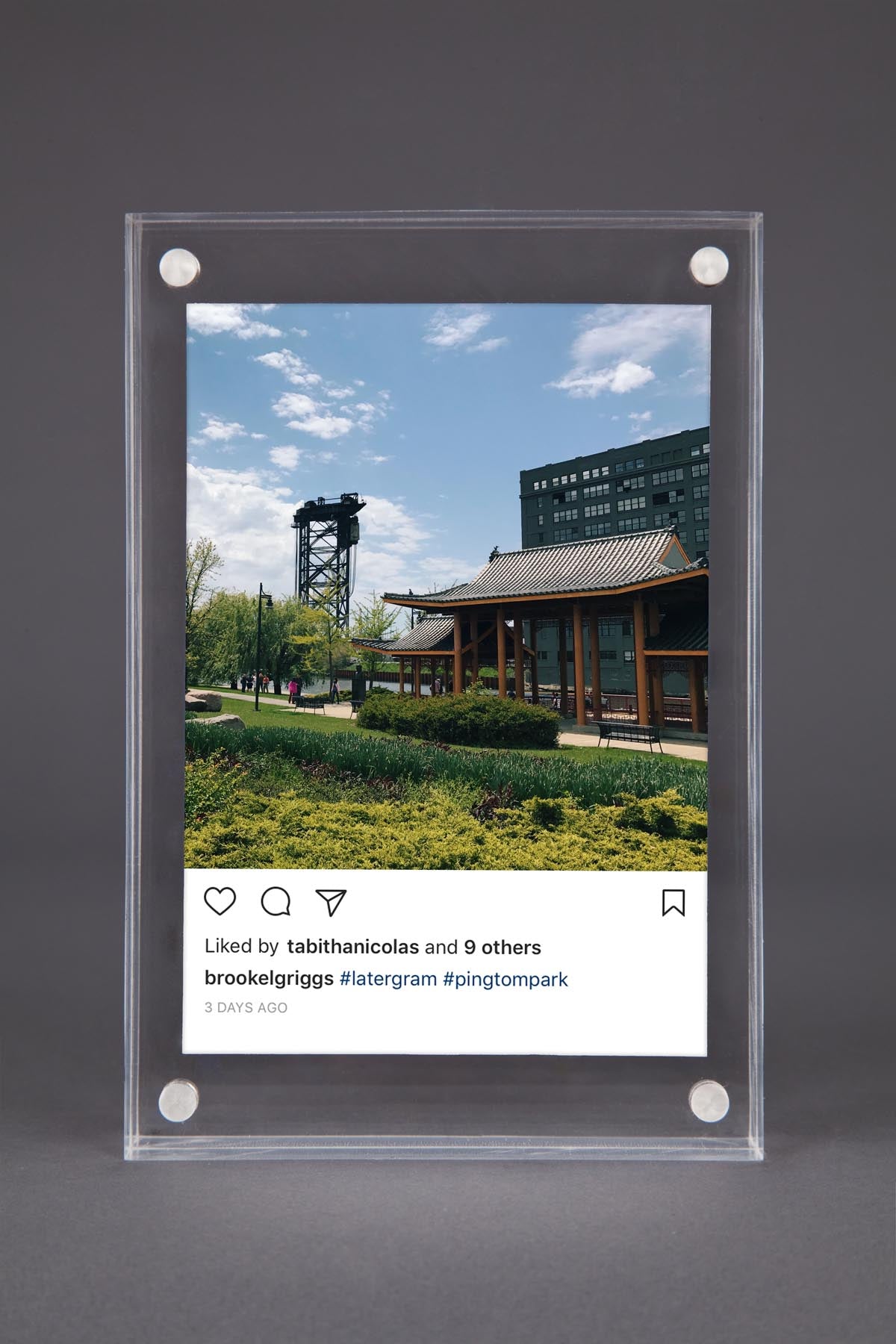 Priti Clear Prisma photo frame, front view, with an instagram inside
